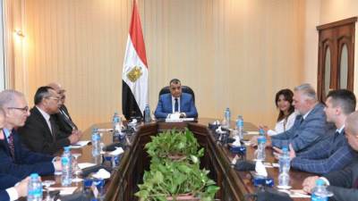 "وزير الإنتاج الحربي" يستقبل "وفد يوناني" لبحث إمكانية التعاون فى مجال الصناعات الدفاعية