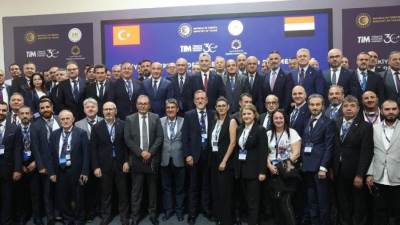 وزير التجارة ونظيره التركي يتفقدان أجنحة الملتقى والمعرض الدولي الثانى