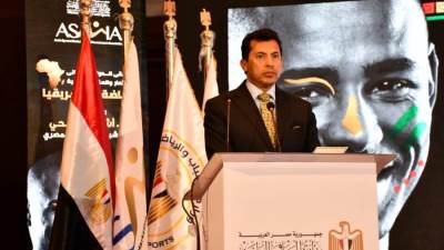 وزير الرياضة يفتتح الملتقى الدولي الثاني للاستثمار والصناعة الرياضية