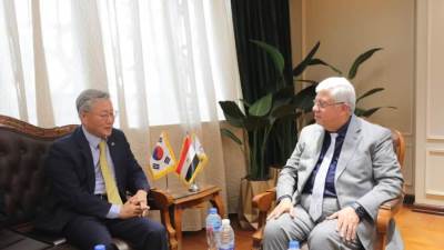 وزير التعليم العالى يبحث مع سفير كوريا الجنوبية آليات التعاون العلمي والتكنولوجي