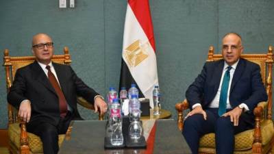 أسبوع القاهرة للمياه .. الدكتور سويلم يستقبل وزير الموارد المائية بالجمهورية التونسية