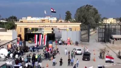 «القاهرة الإخبارية»: فتح معبر رفح البري غدًا لاستقبال عدد من الجرحى والمصابين الفلسطينيين