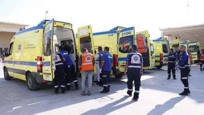 وصول أول مجموعة من الفلسطينيين المصابين في غزة لعلاجهم بمصر