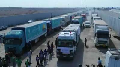 القاهرة الإخبارية: تجهيز 100 شاحنة استعدادا لنقلها إلى غزة عبر رفح