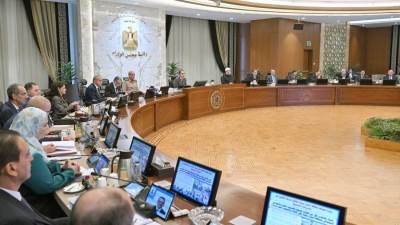 رئيس الوزراء يشيد بنماذج المدارس المُميزة التي تم افتتاحها اليوم بأرض القرية الكونية