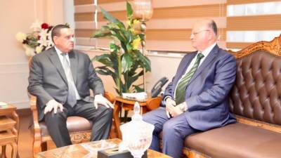 وزير التنمية يتابع مع محافظ القاهرة مستجدات مبادرة تخفيض أسعار السلع ومنظومة المخلفات الجديدة