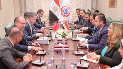 وزير الصحة يستقبل السفير التركي لدى مصر ورئيس الوكالة التركية "تيكا"