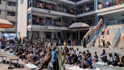 مجزرة جديدة.. قصف مدرسة تابعة ل"الأونروا" تؤوي آلاف النازحين الفلسطينيين