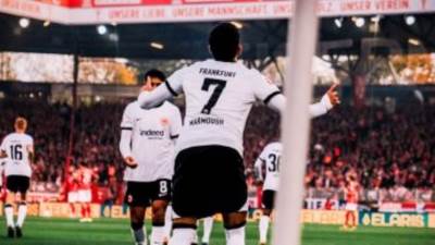 عمر مرموش يسجل ويقود فرانكفورت للفوز على يونيون برلين