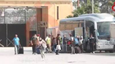 القاهرة الإخبارية: وصول دفعة جديدة من مزدوجى الجنسية بغزة إلى معبر رفح