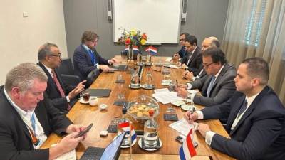 وزير الصحة يبحث مع مدير منظمة الصحة العالمية توسيع المساعدات الإنسانية لأهالي غزة