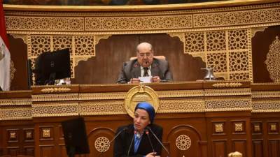 وزيرة البيئة تستعرض خلال الجلسة العامة لمجلس الشيوخ جهود الحد من الانبعاثات