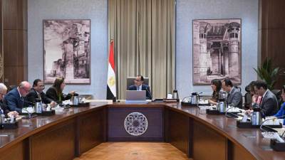 رئيس الوزراء يتابع جهود إعادة هيكلة بنك الاستثمار القومي