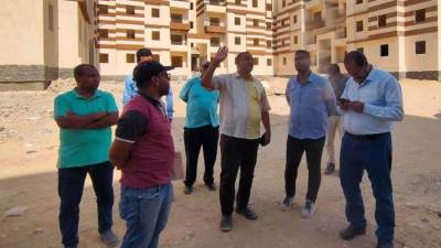 رئيس "جهاز قنا الجديدة" يتفقد وحدات "سكن كل المصريين".. وتشغيل وحدة طب الأسرة بالحي الثاني