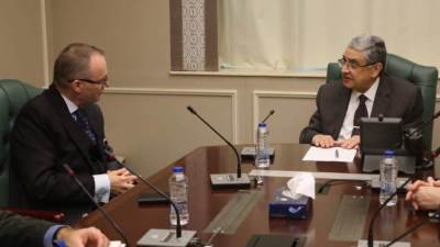 وزير الكهرباء يجتمع  مع سفير التشيك لبحث التعاون والاستثمار في مصر