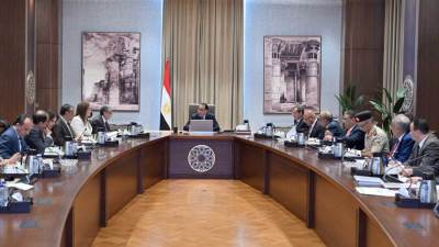 مدبولي يوجه بسرعة الانتهاء من تحديث استراتيجية الطاقة بوجه عام