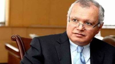 محمد العرابى يبحث مع وفد من سنغافورة جهود مصر لوقف الحرب فى غزة