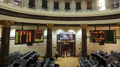 أداء متباين بمؤشرات البورصة في مستهل تعاملات الأسبوع 