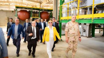 وزيرة البيئة تقوم بجولة تفقدية لمصنع انتاج الاسمدة العضوية من مخلفات الدباغة