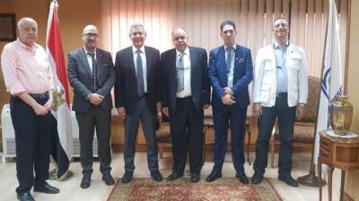 محمود عصمت: الاتفاق على تصدير منتجات شركات الأدوية التابعة لوزارة قطاع الأعمال العام إلى الجزائر 