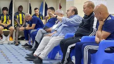 رئيس نادي المقاولون يجتمع بالجهاز واللاعبين.. و4 وديات قوية تجهز الذئاب خلال التوقف