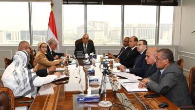 "الجزار" ومحافظ جنوب سيناء يتابعان المشروعات المشتركة فى مجالات الإسكان