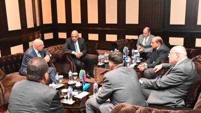 وزير قطاع الاعمال العام يتفقد معرض "Destination Africa" للصناعات النسجية والملابس