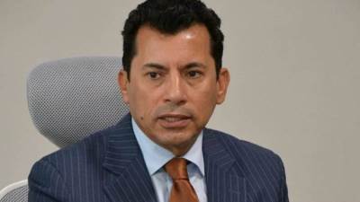 وزير الرياضة يزور لاعبي المنتخب الاولمبي لكرة القدم بمقر اقامتهم