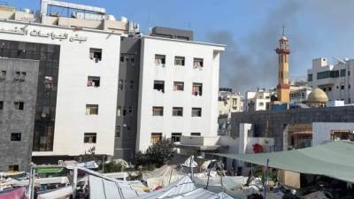 الاحتلال الإسرائيلي ينسحب من داخل مجمع "الشفاء" وتبقي على حصاره من الخارج