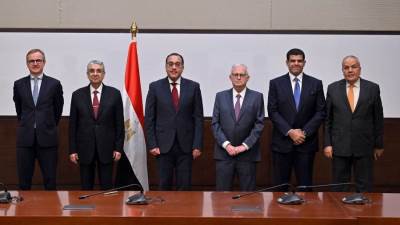 رئيس الوزراء يشهد توقيع تفاهم مع شركة "چان دي نال" البلجيكية لبدء دراسات مشروع تصدير الطاقة