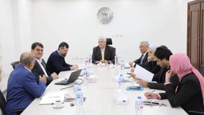 عاشور يلتقي نائب رئيس مؤسسة سبرنجر نيتشر العالمية للنشر لبحث التعاون المشترك