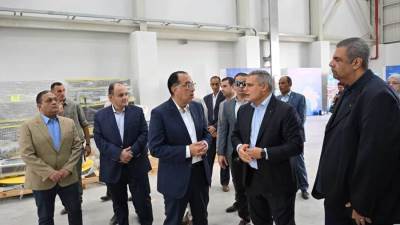 رئيس الوزراء يتفقد مصنع شركة "مابي" الإيطالية ضمن جولته بمدينة العاشر