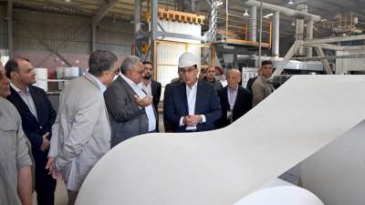 رئيس الوزراء يتفقد مصنع الشركة الدولية لتكنولوجيا العزل "انسوتك"