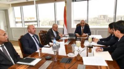 عاصم الجزار يلتقى المبعوث الخاص لشركة "cscec" الصينية لمتابعة مشروعاتها