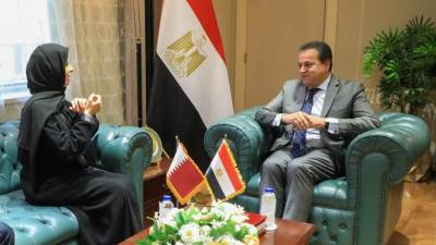 وزير الصحة يستقبل وزيرة التعاون الدولي بقطر لبحث دعم الأشقاء الفلسطينيين في قطاع غزة