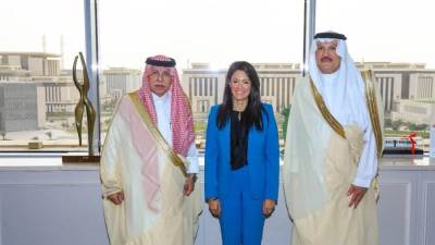 التعاون الدولي تعقد جلسة مباحثات مع الدكتور ماجد القصبي وزير التجارة السعودي