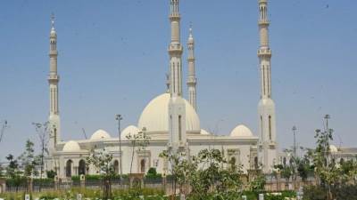 وزير الإسكان يعلن حصول مشروع الحدائق المركزية جائزة الشرق الأوسط للمناظر الطبيعية