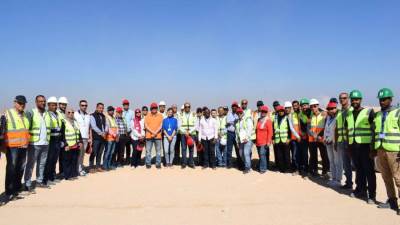 نائب الإسكان وممثلو بنك التنمية الإفريقي يتفقدون مشروعات الصرف الصحي المتكامل بالمناطق الريفية بالأقصر