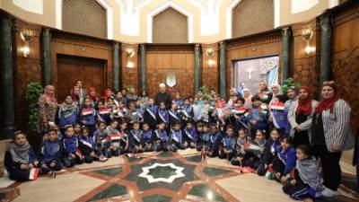 تلاميذ يتبرعون لأطفال غزة عبر "بيت الزكاة" .. وشيخ الأزهر يشكرهم على مبادرتهم الطيبة