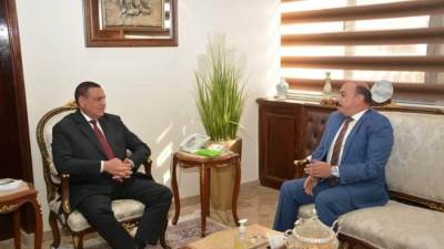 وزير التنمية يبحث مع محافظ أسوان تنفيذ مشروعات الخطة الاستثمارية ومبادرة «حياة كريمة»