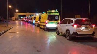القاهرة الإخبارية: فحص طبى لـ13 إسرائيليا و10 تايلانديين وفلبينى بمعبر رفح