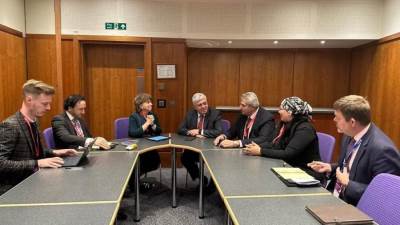 وزير التعليم العالي يلتقي بممثل الحكومة الإسكتلندية لشئون التعليم والشراكات الدولية