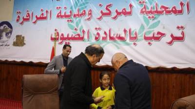 مستشار رئيس الجمهورية ومحافظ الوادي الجديد يلتقيان أهالي الفرافرة