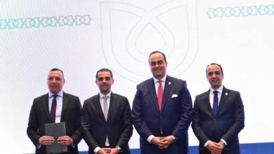 رئيس الرعاية الصحية ورئيس نوفارتس يشهدان توقيع تفاهم لتعزيز الرعاية الصحية المتخصصة