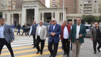 محافظ الجيزة يوجه بسرعة تنفيذ أعمال التطوير بمحيط المشروعات القومية