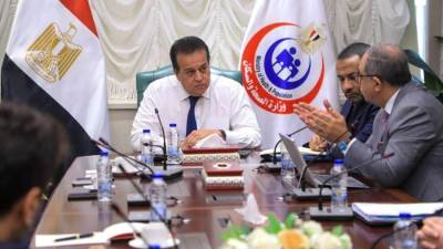 وزير الصحة يعقد اجتماعا ً بشأن إنشاء مصنع السرنجات ذاتية التلف