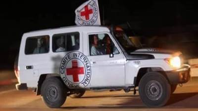 الصليب الأحمر تسلم الدفعة السادسة من المحتجزين الإسرائيليين