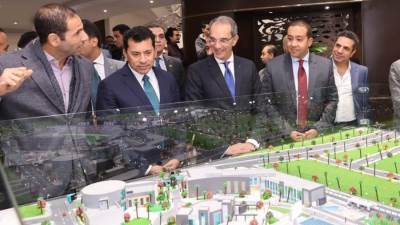 وزيرا الاتصالات والشباب يتفقدان "Club One" أول الأندية الرياضية الذكية فى مصر