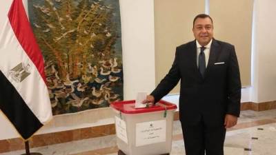 سفير مصر في تونس: مشاركة مكثفة من المصريين للإدلاء بأصواتهم في الانتخابات