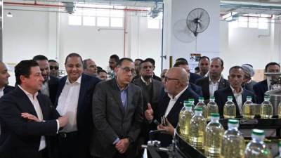 رئيس الوزراء يتفقد المُجمع الصناعي للشركة الدولية لاستخلاص وتكرير وتعبئة الزيوت المتعددة بمدينة السادات